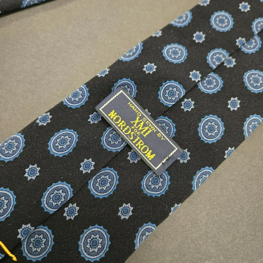 Handmade XMI for Nordstrom 100% Silk Tie w Blue Medallion Pattern 62 x 3.5" - Picture 5 of 7